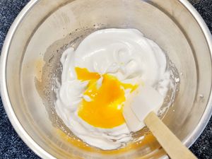 Entremet banane et chocolat au caramel