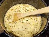 Velouté de chou fleur rôti au pesto de pistache