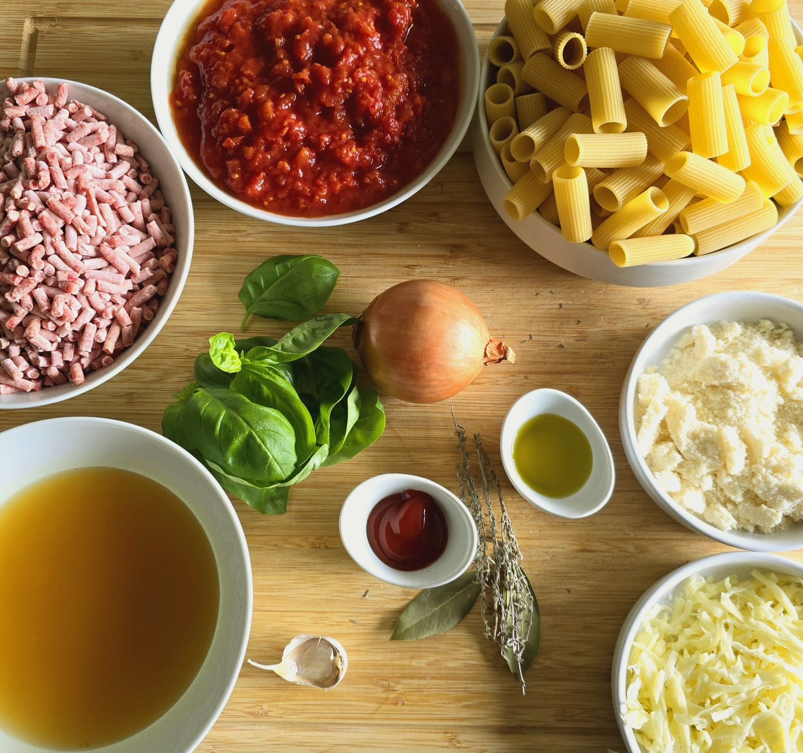 Gâteau de rigatonis à la bolognaise
