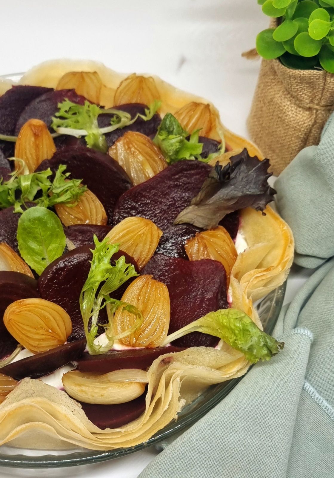 Tarte croustillante betterave et oignons caramélisés