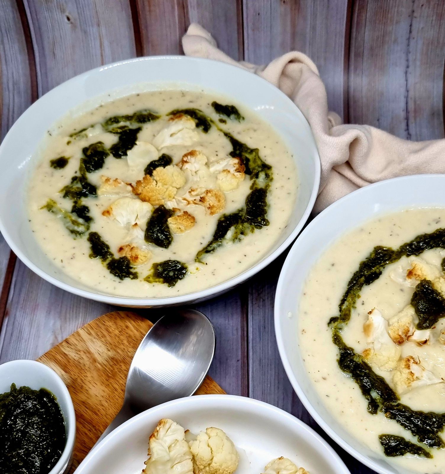 Velouté de chou fleur rôti au pesto de pistache