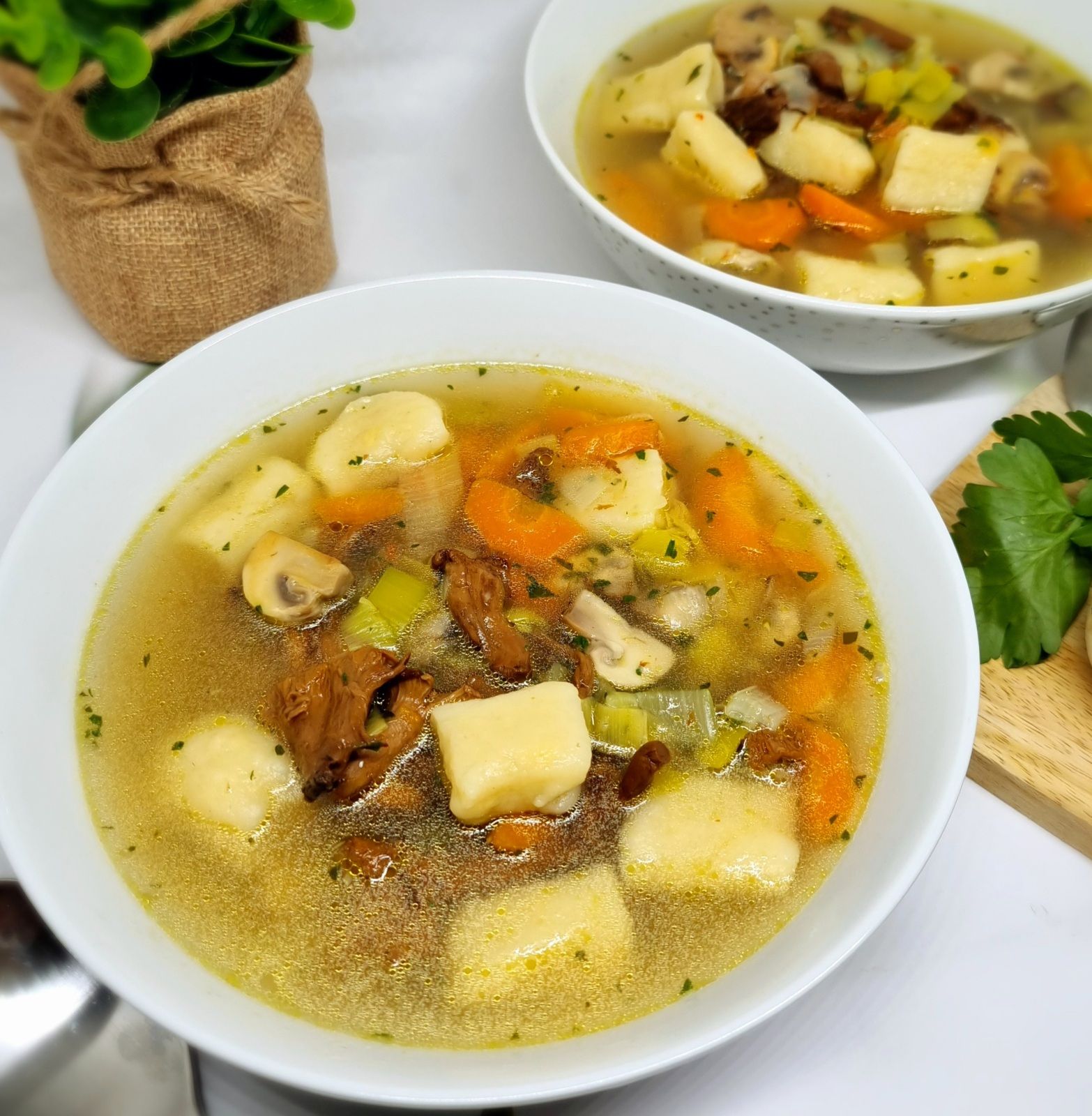 Bouillon aux légumes et gnocchis