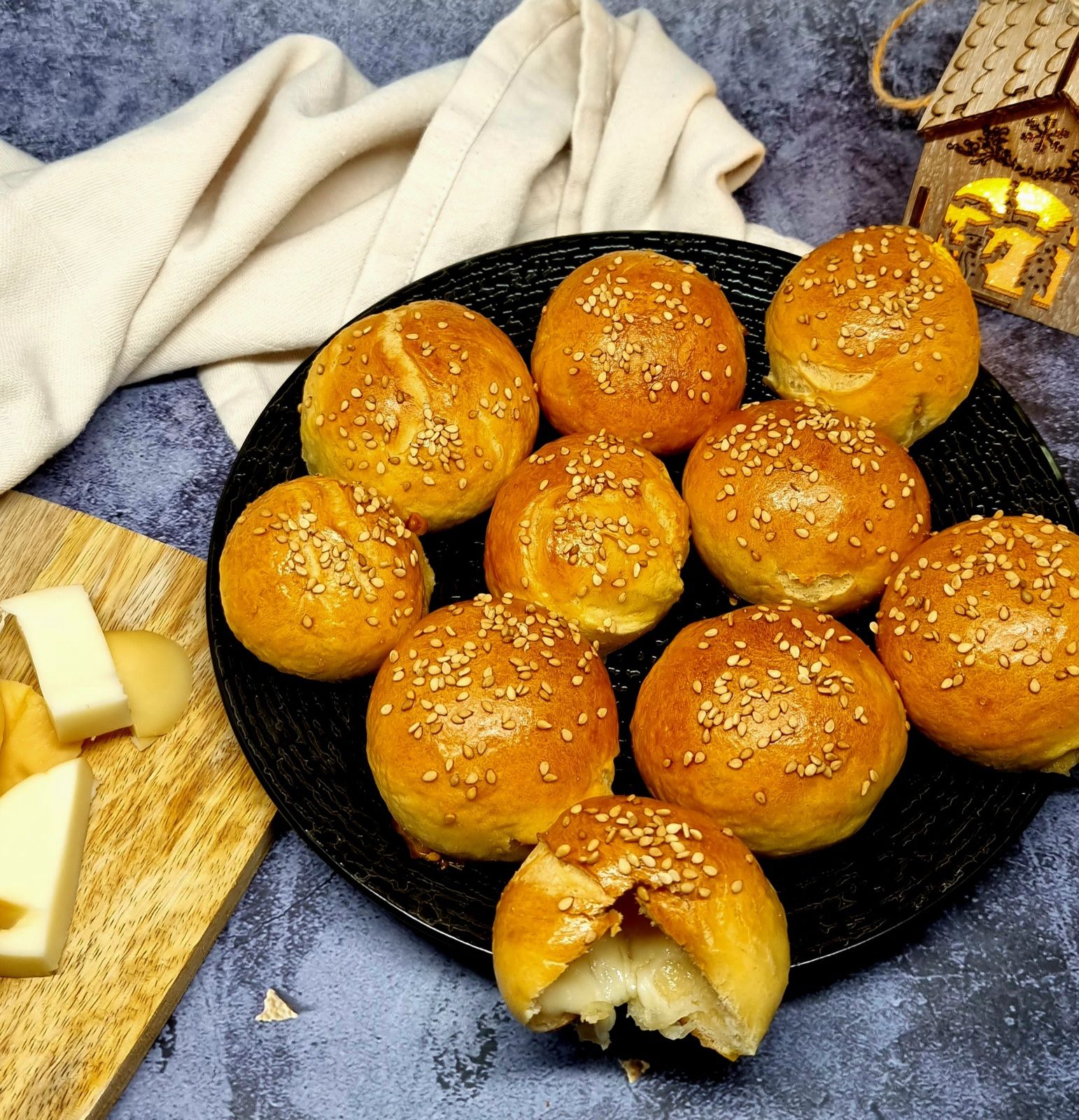Petits pains fourrés à la scamorza fumée