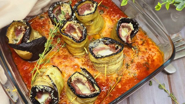 Roulés d'aubergines à la mozza et au salami