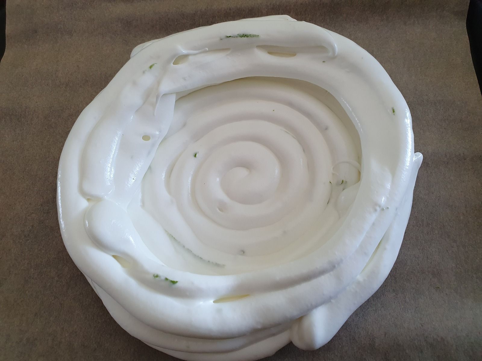 Pavlova aux fruits rouges