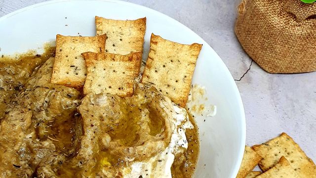 Caviar d'aubergines et crackers au thym 