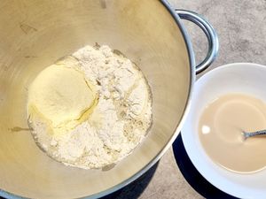 Pizza aux fleurs de courgette