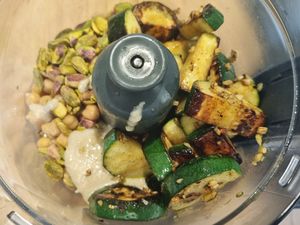 Houmous aux courgettes grillées et pistaches