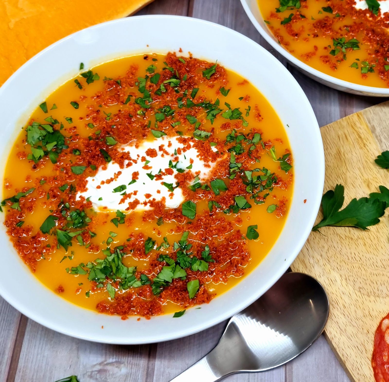 Velouté de butternut au chorizo et à la burrata