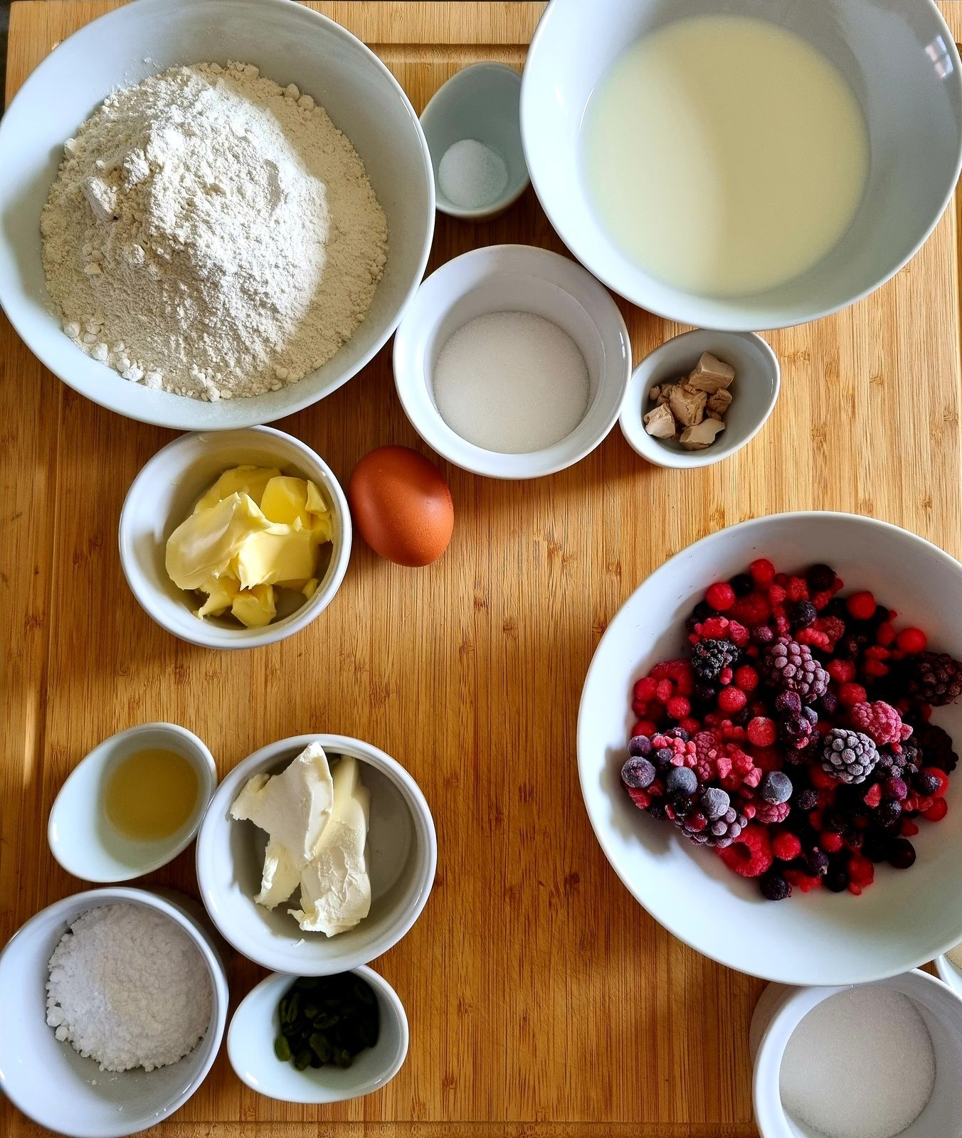 Babka aux fruits rouges