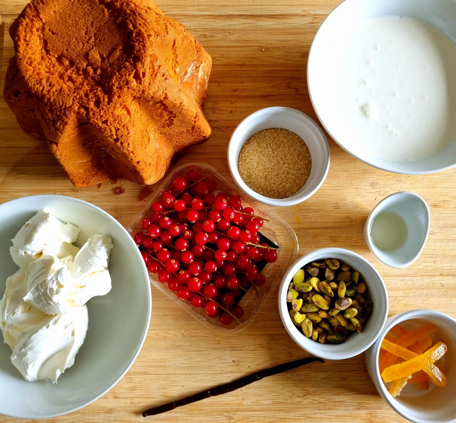 Pandoro fourré à la crème de mascarpone