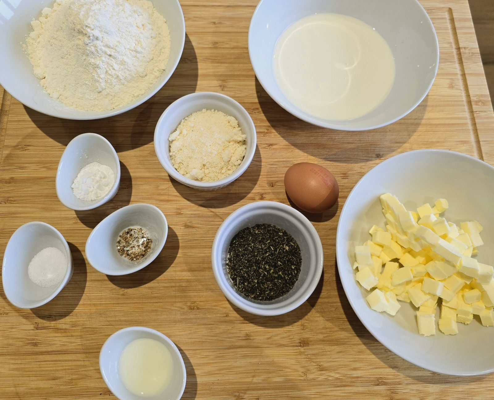 Scones parmesan et romarin