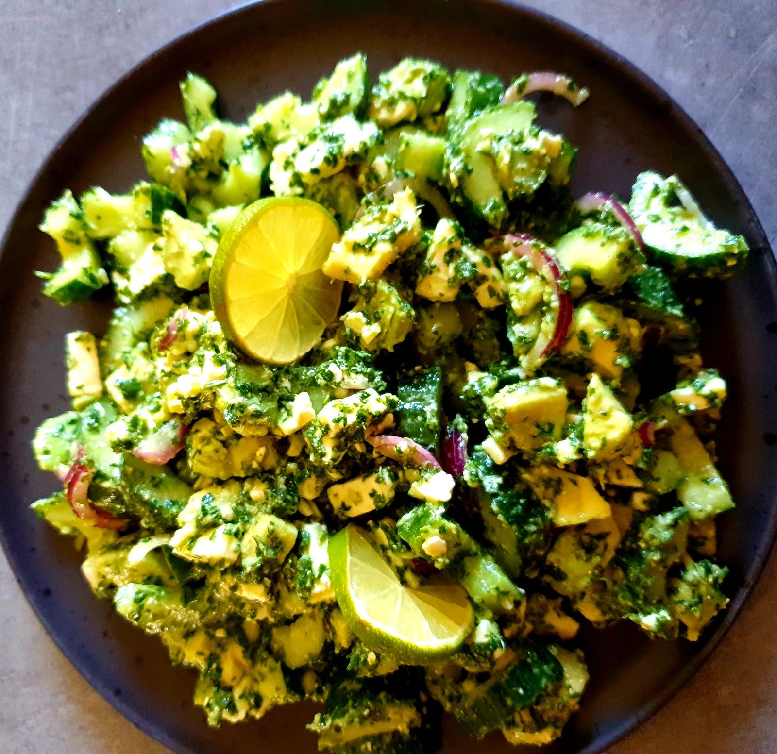 Salade fraîcheur concombre avocat