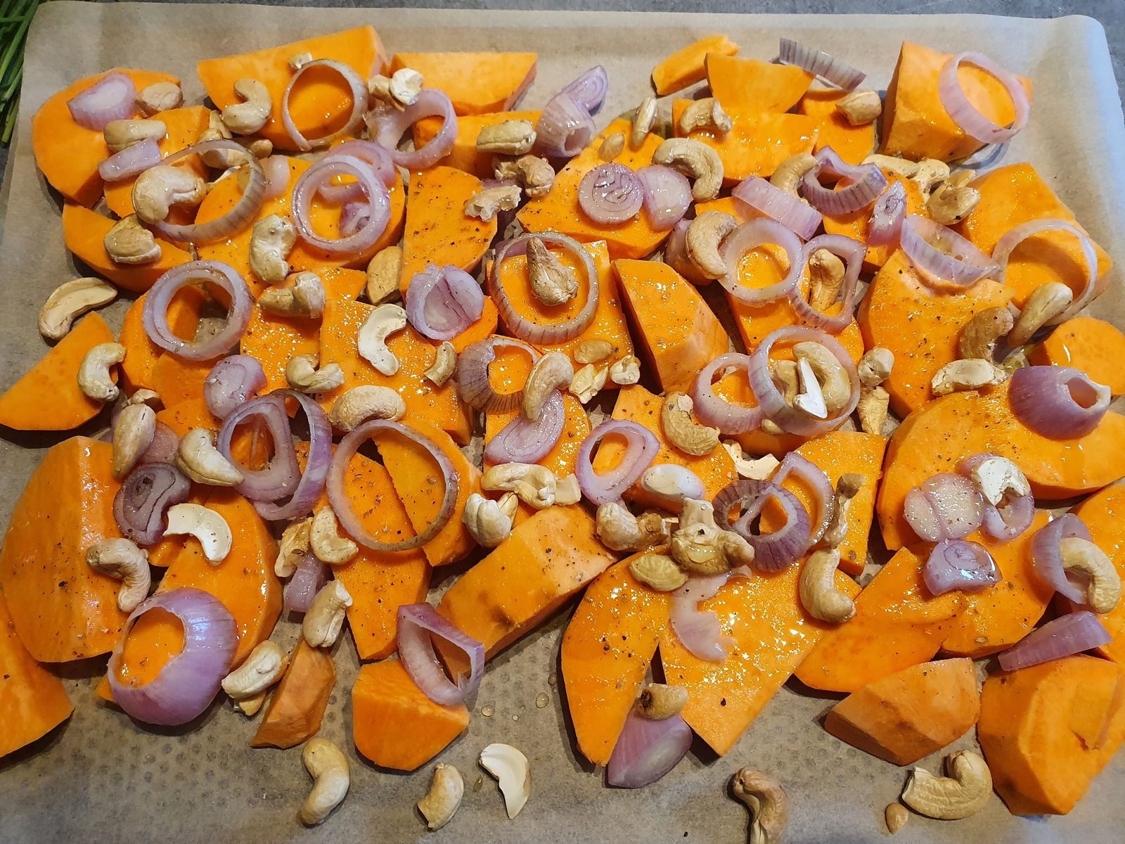 Patates douces rôties aux noix de cajou et chèvre