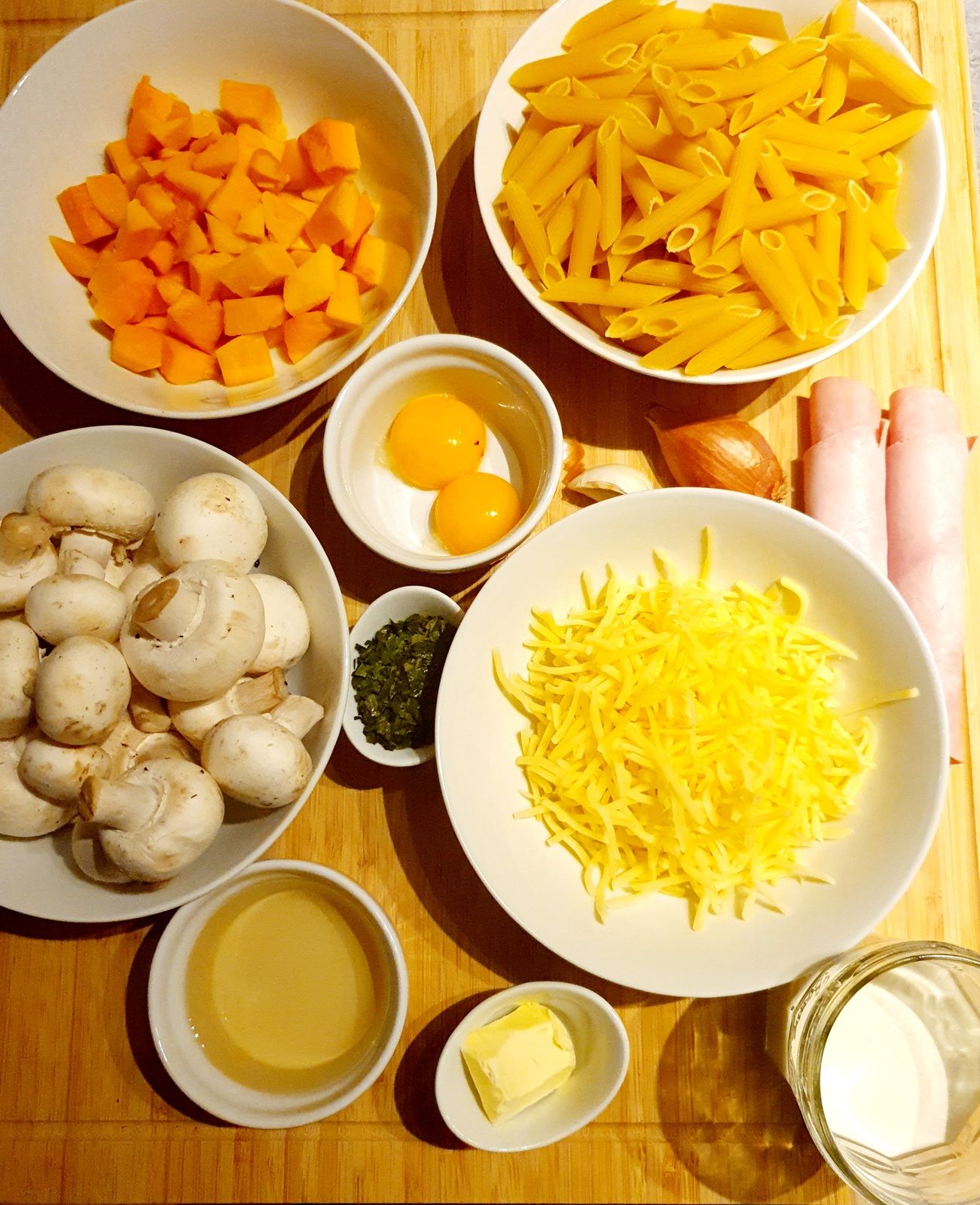 Gratin de pennes aux champignons, sauce potimarron