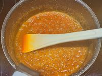 Mini-pancakes, poire, noisette et caramel beurre salé