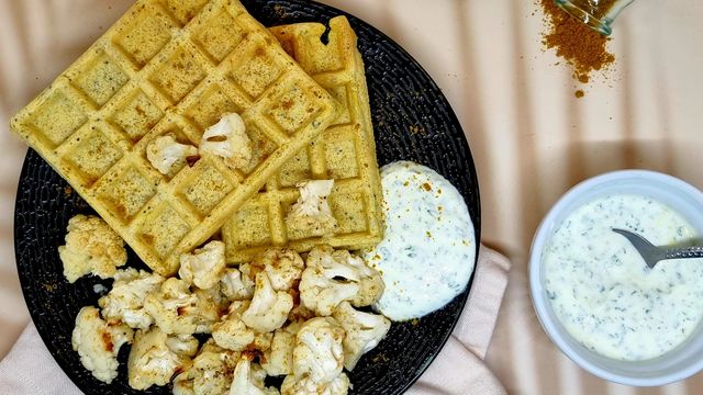 Gaufres curry et graines et chou fleur rôti