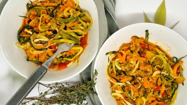 Spaghettis de légumes sauce poivron