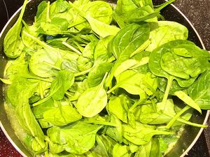 Soupe brocoli, épinards et burrata