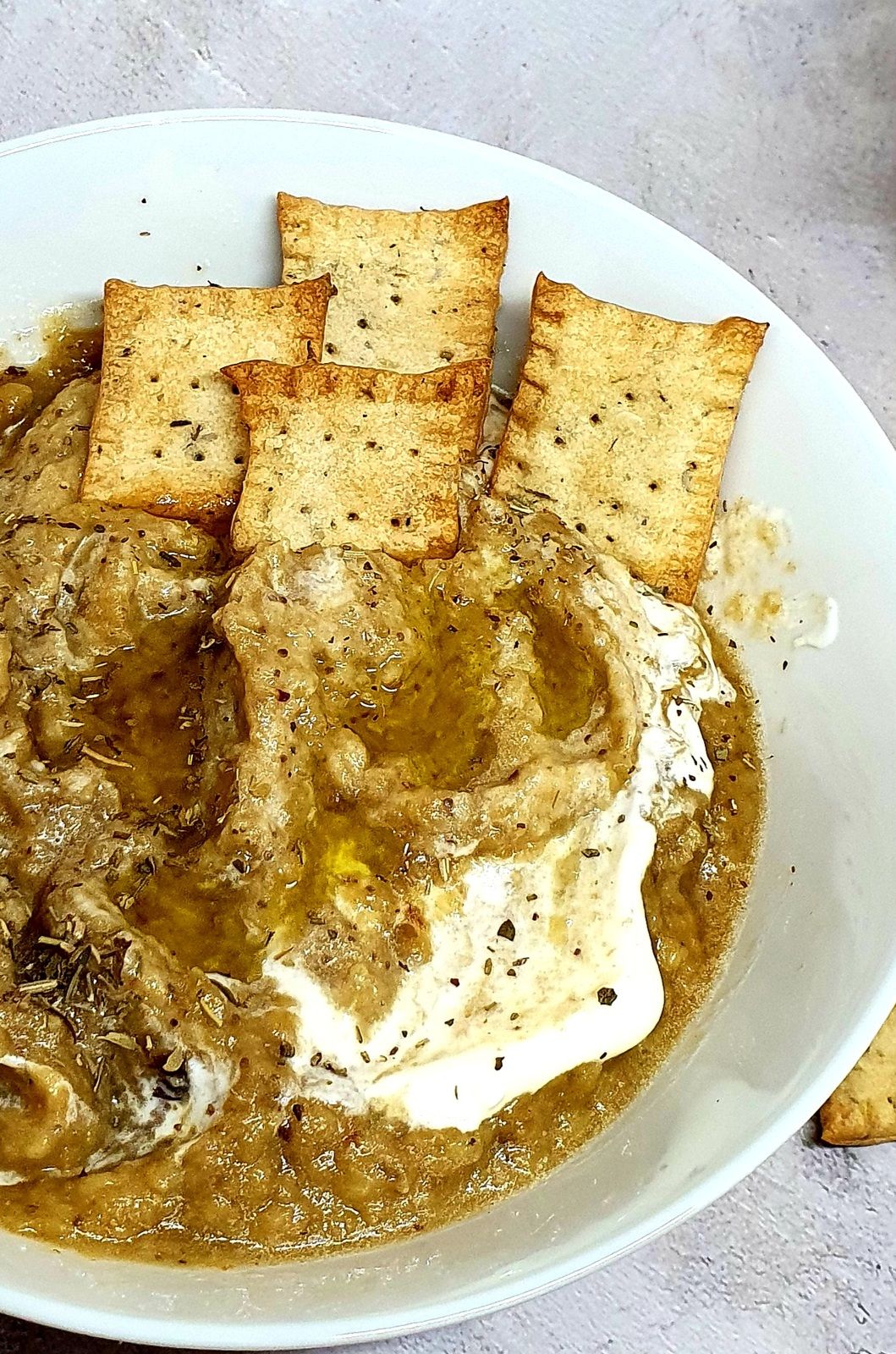 Caviar d'aubergines et crackers au thym 