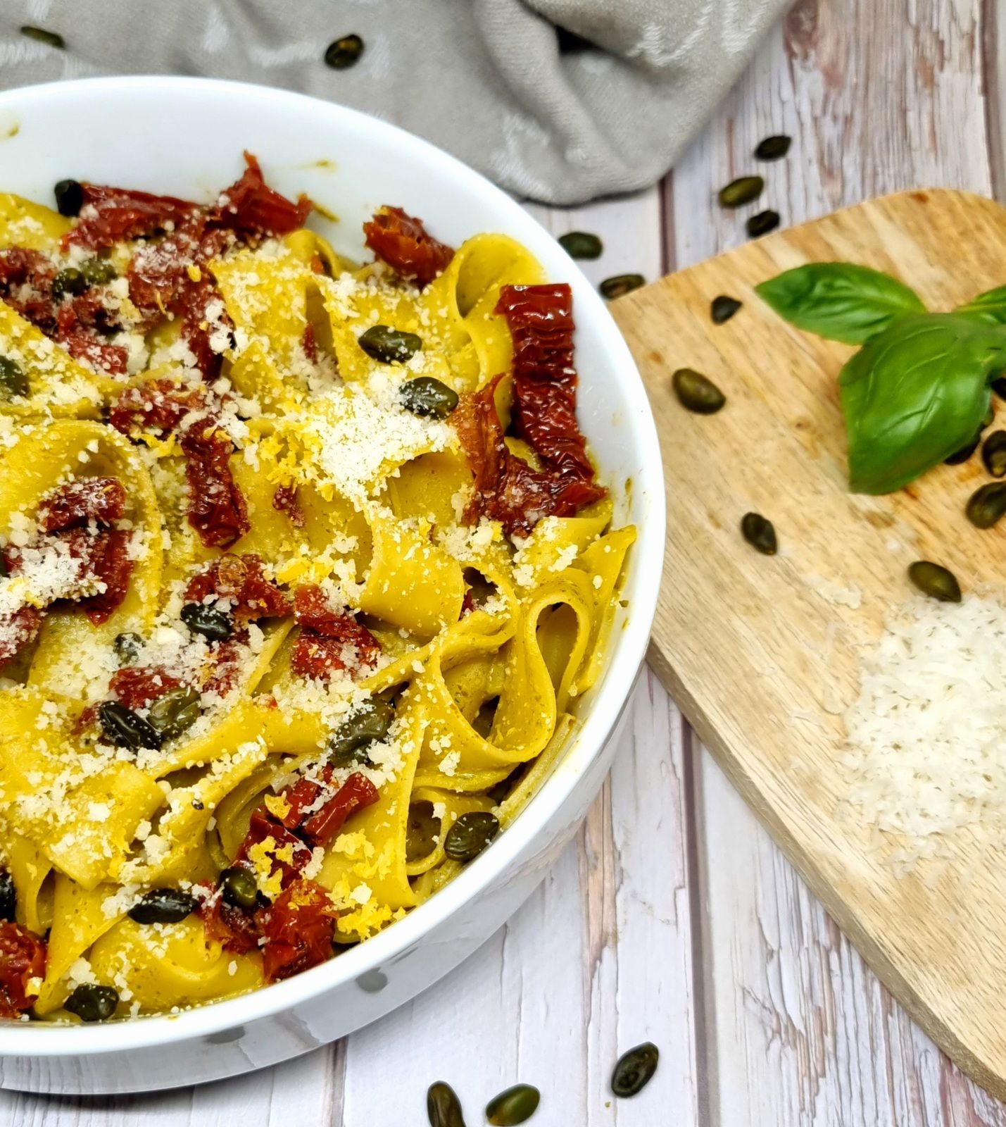 Pappardelles à la pistache et aux tomates séchées