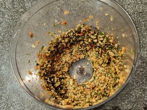 Velouté de betterave au pistou de tournesol