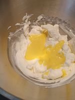 Entremet chocolat noir, citron vert, framboises