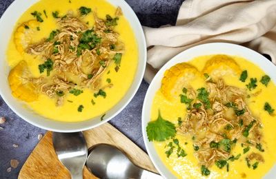Soupe de maïs au poulet épicé