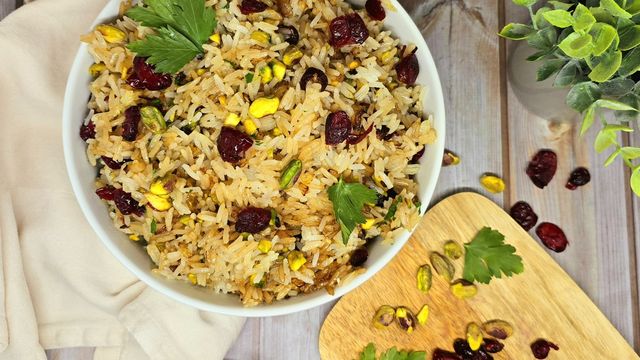 Riz sauté aux fruits secs