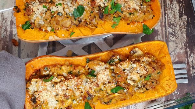 Butternut farçie au veau, champignons et châtaignes