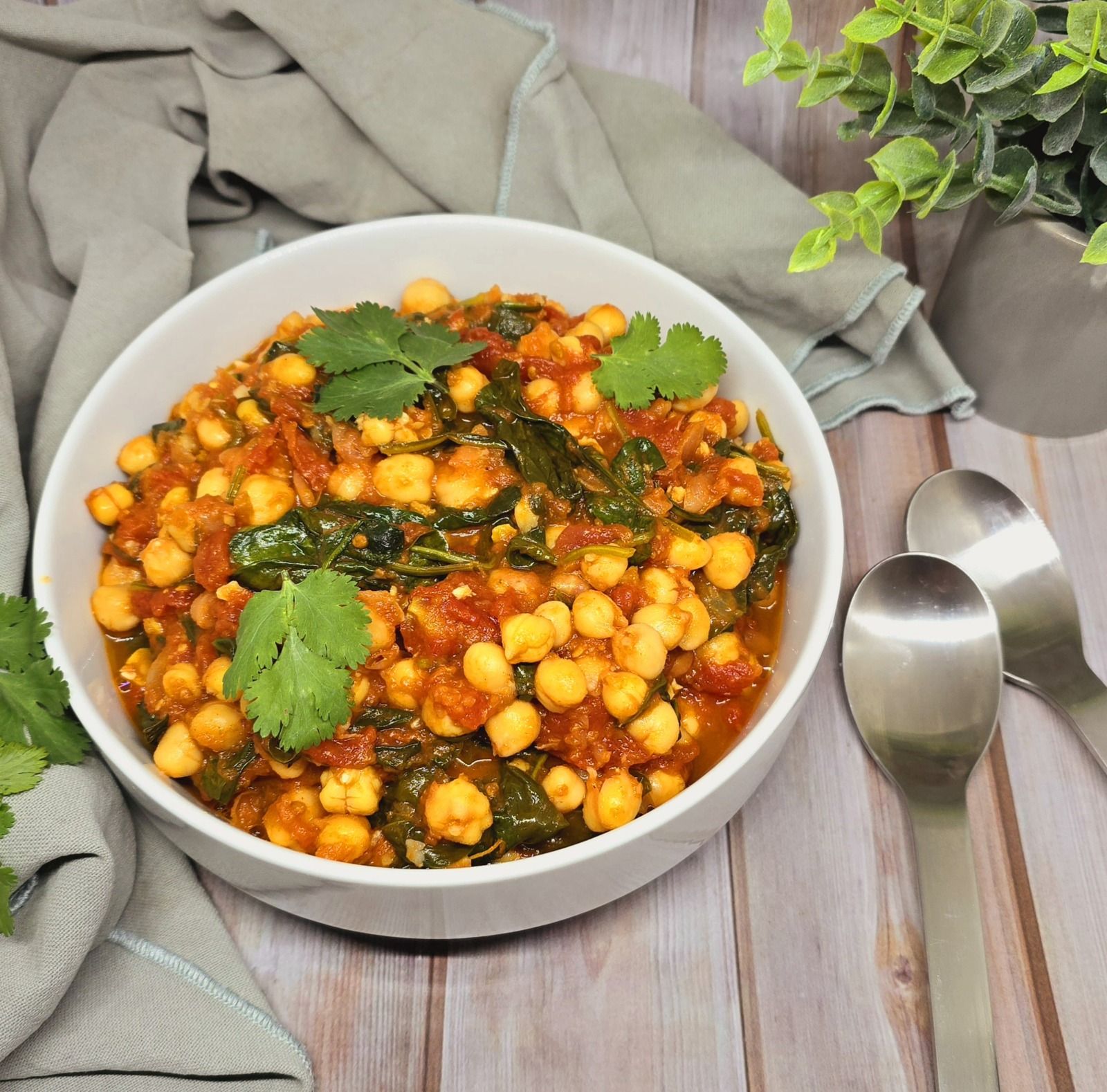 Poêlée de pois chiches et épinards