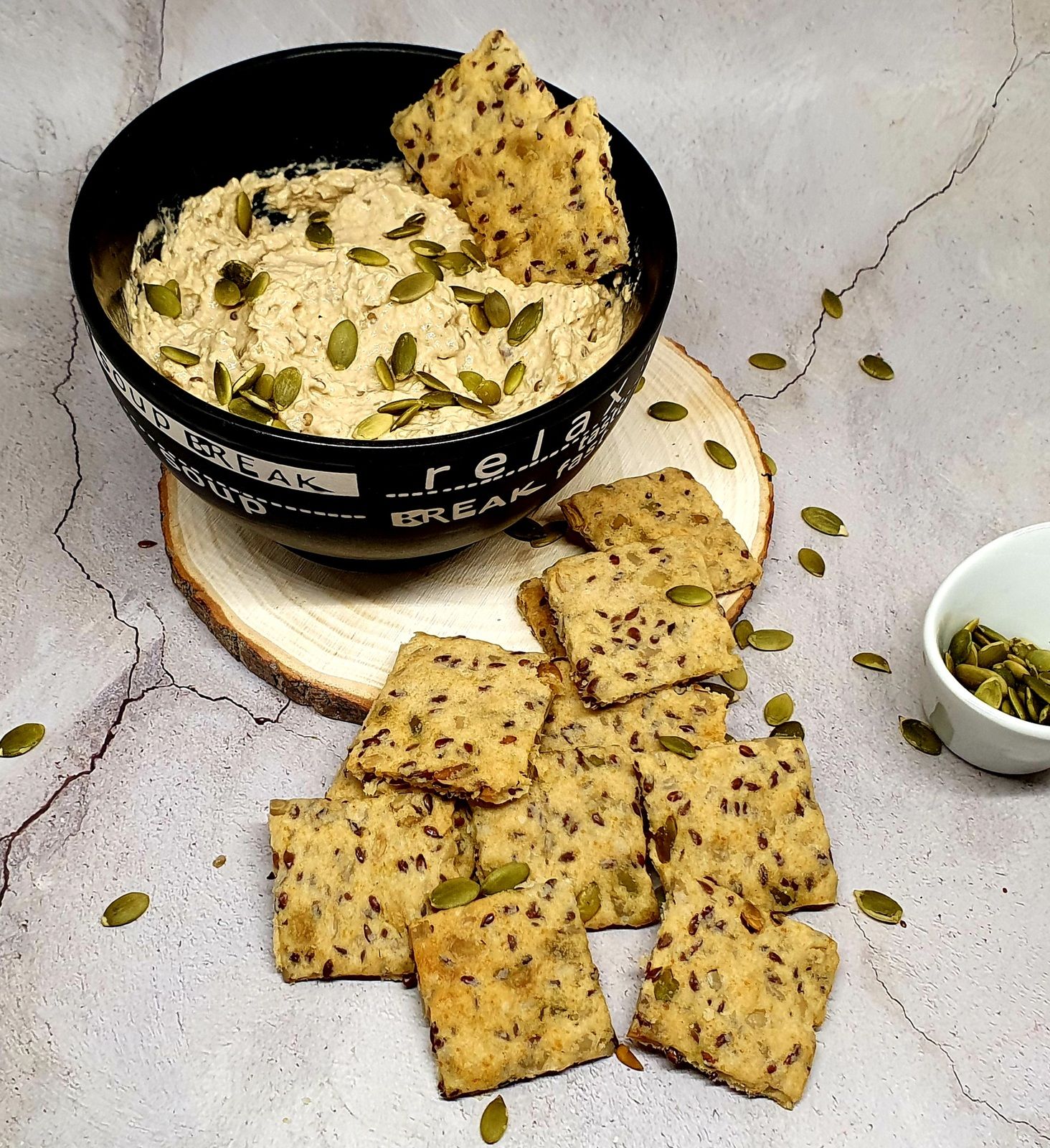 Crémeux d'aubergine et crackers aux graines