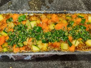 Terrine de poulet, légumes et herbes