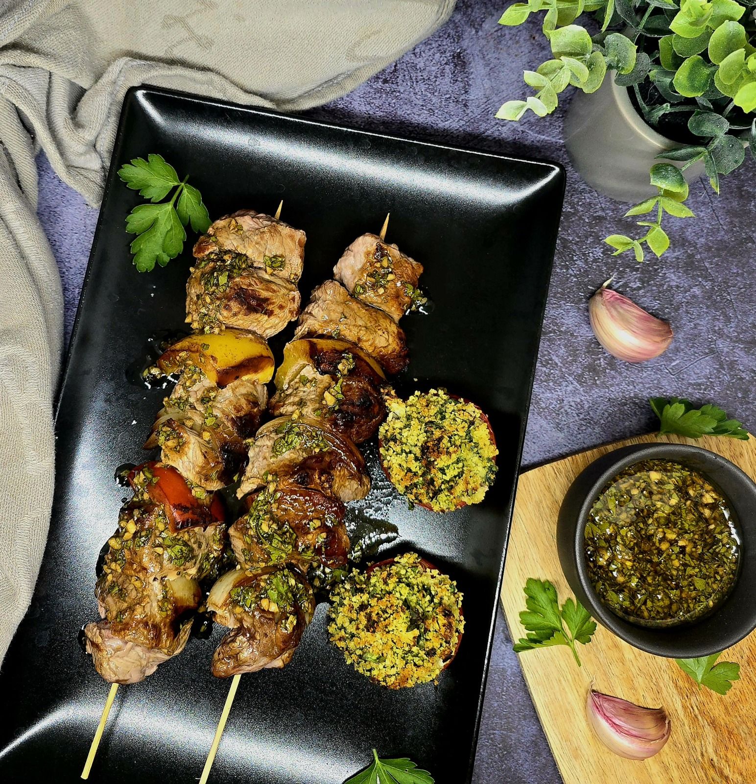 Brochettes de bœuf sauce chimichurri