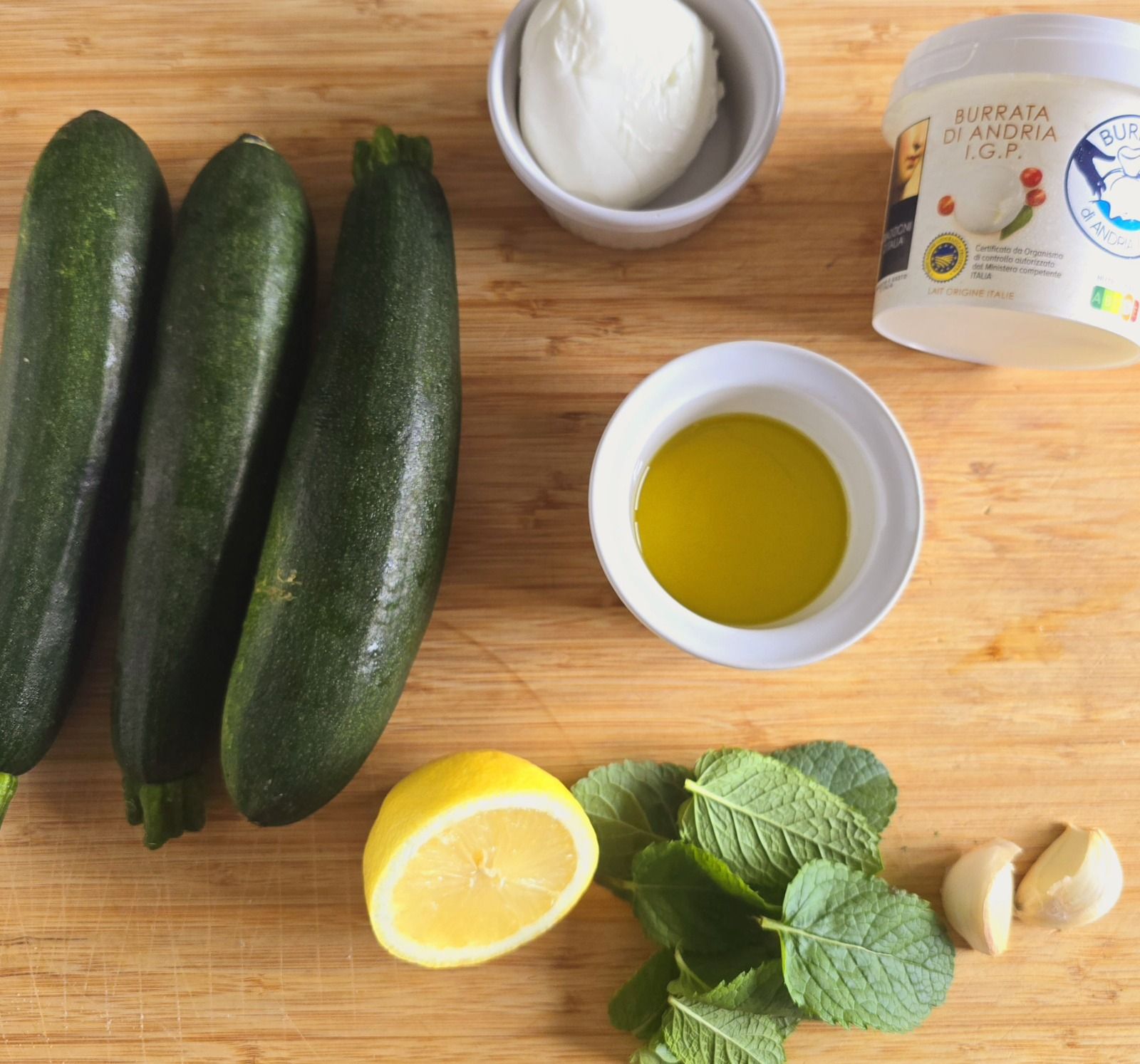 Salade de courgette fondante mozzarella et burrata