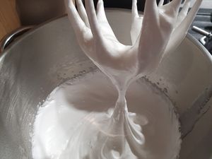 Coques de macarons à la meringue italienne