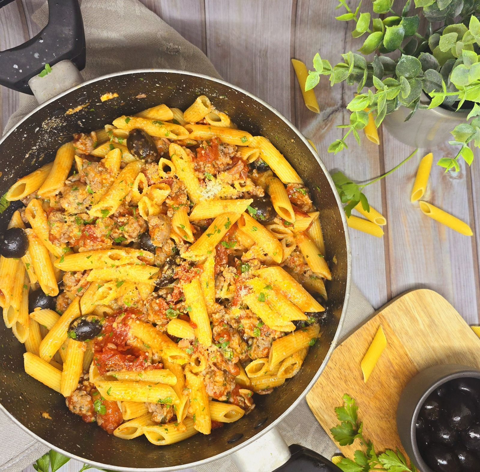 Pennes au porc et aux olives