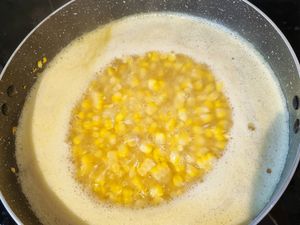 Soupe de maïs au poulet épicé