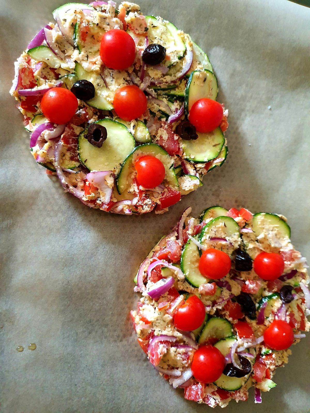 Pain de tomates, courgettes et oignons