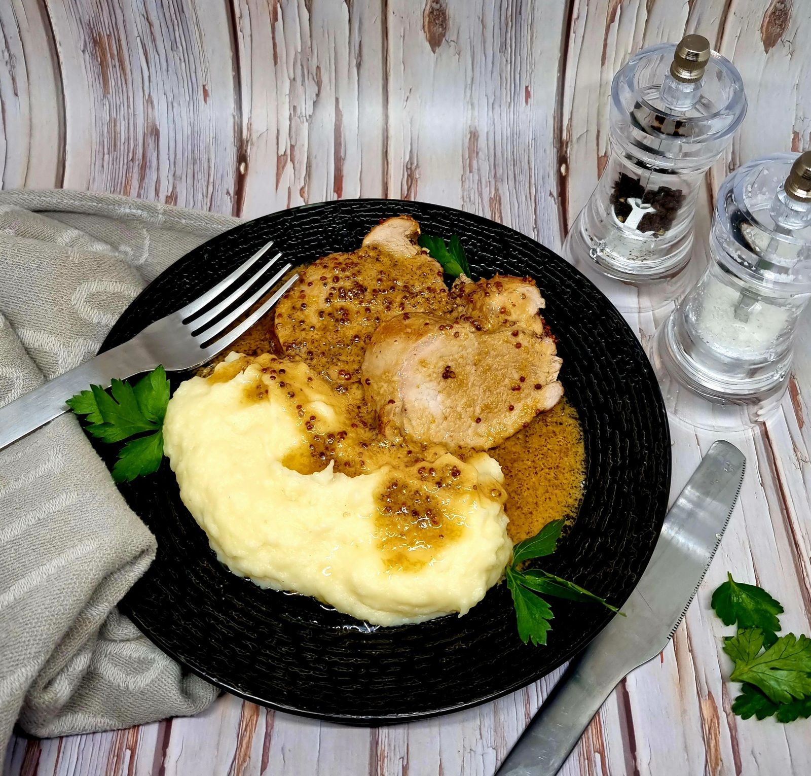 Filet mignon à la bière et à la moutarde