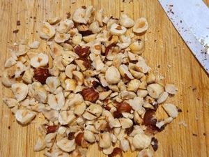 Mini-pancakes, poire, noisette et caramel beurre salé