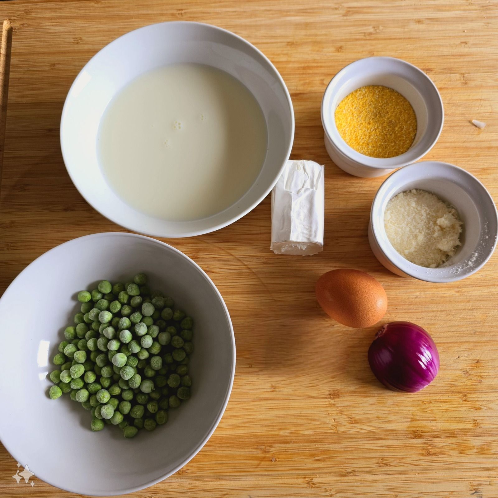 Mini quiches de polenta, chèvre et petits pois