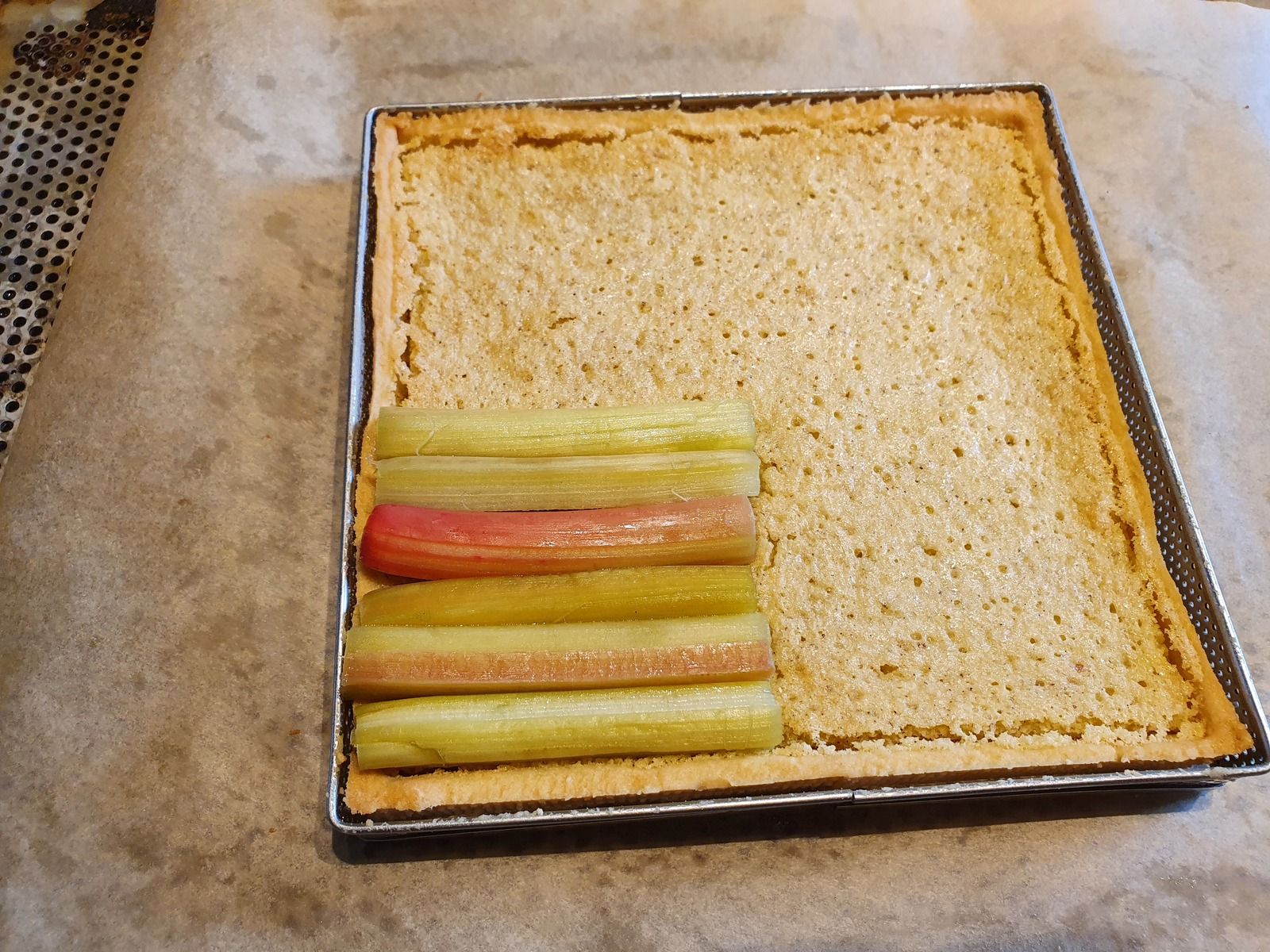 Tarte géométrique à la rhubarbe