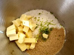 Cobbler fraises et rhubarbe