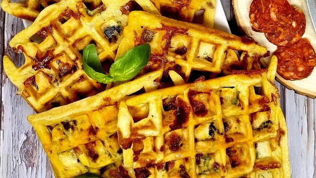 Gaufres au chorizo et aux tomates séchées