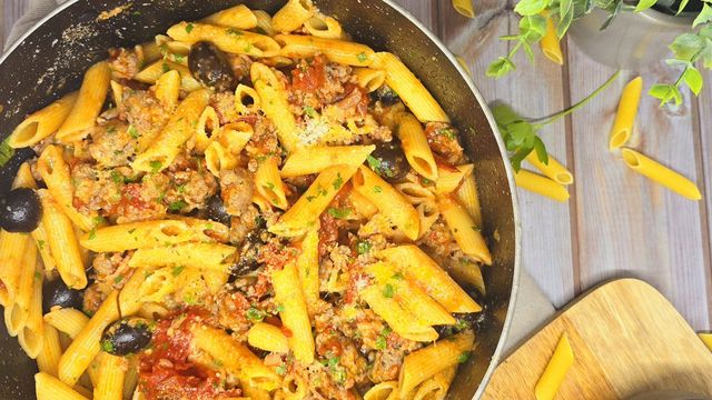 Pennes au porc et aux olives