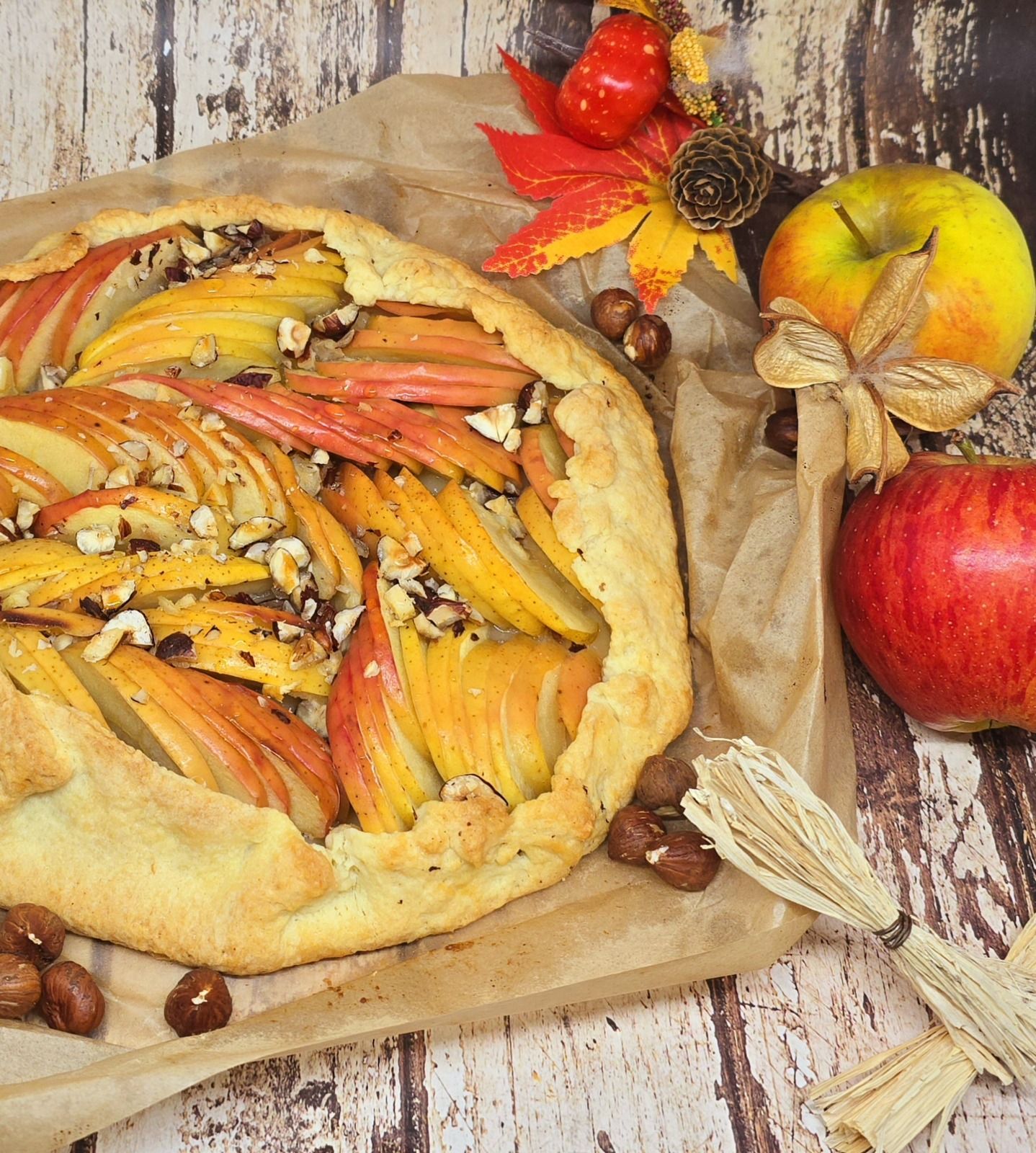 Tarte rustique pommes, noisettes et miel