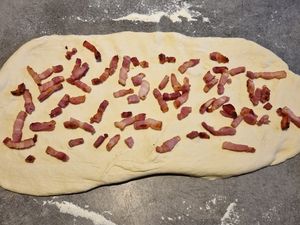 Mont d'or au four et son pain aux lardons