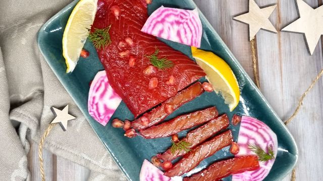 Saumon gravlax à la betterave